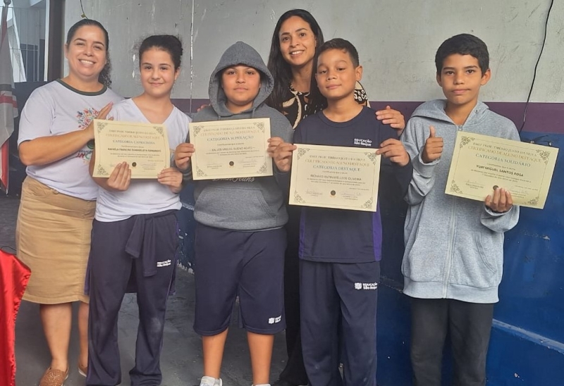 Galeria premiacao-na-emef-professor-tiberio-justo-da-silva